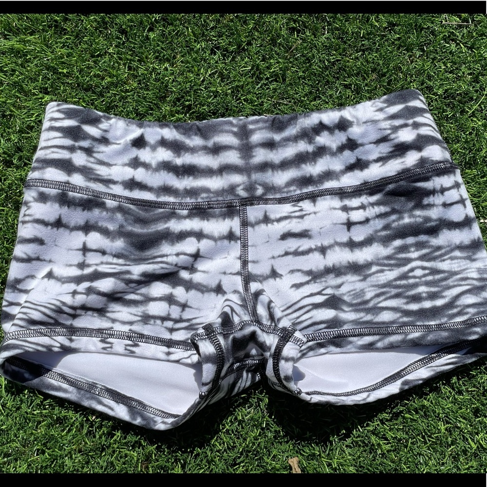 Fleo Shorts
